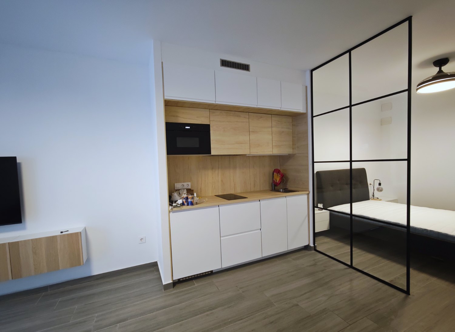 Salón, cocina y dormitorio